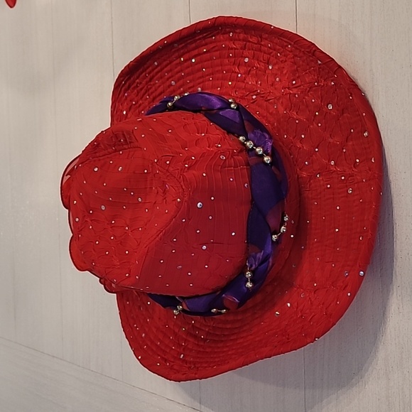 Red and purple hat - Picture 1 of 4